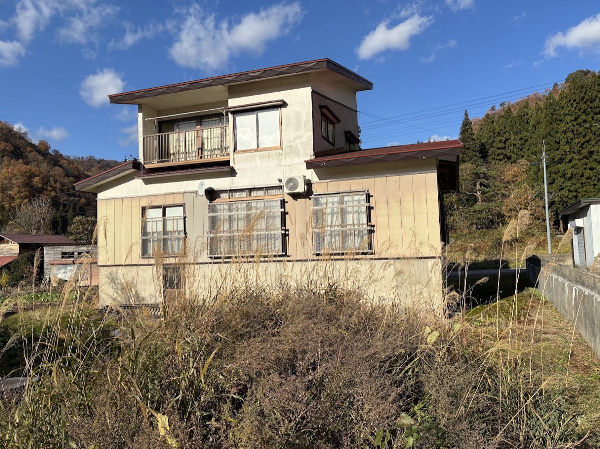 小国町大字伊佐領 中古住宅